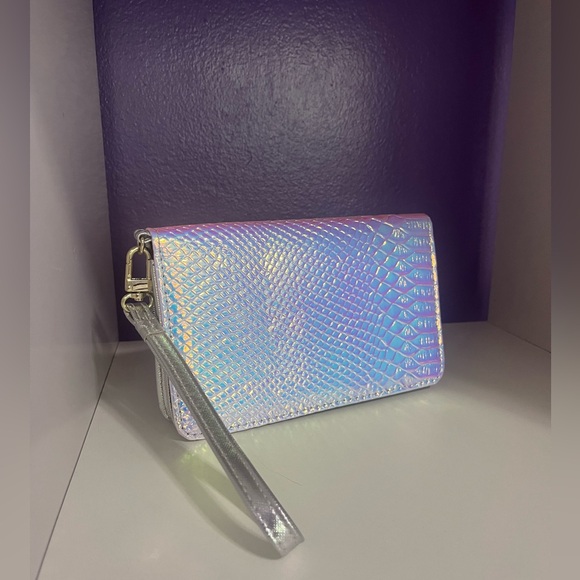 Reflective Wallet - Picture 4 of 9